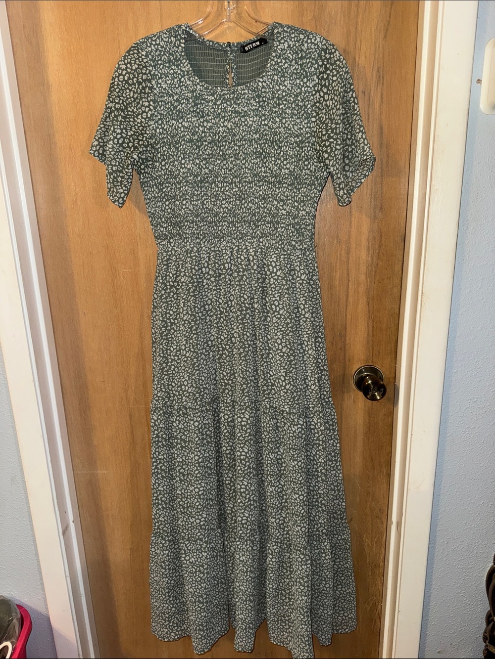 BYFBM Crewneck Smocked Maxi Dress BOHO  Ruffle Bottom Lightweight Medium